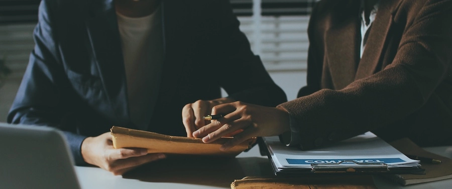 A lawyer is helping a client to file a social media addiction lawsuit.